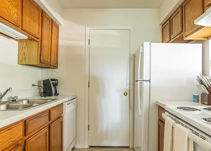 Landing Modern With Amazing Amenities Buffalo Grove